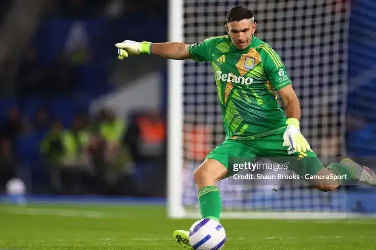 Martinez trêu chọc CĐV PSG