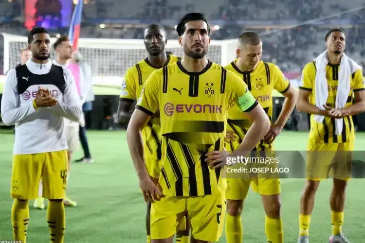CĐV Dortmund chơi chiêu với Barcelona