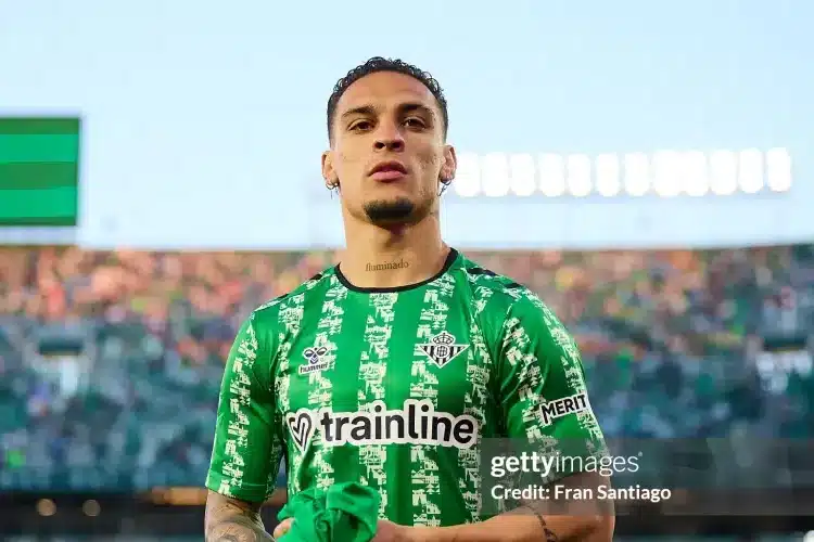 Barca coi chừng Antony