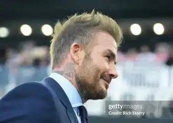 Nữ trợ lý lại tố Beckham tán tỉnh và rủ vào khách sạn