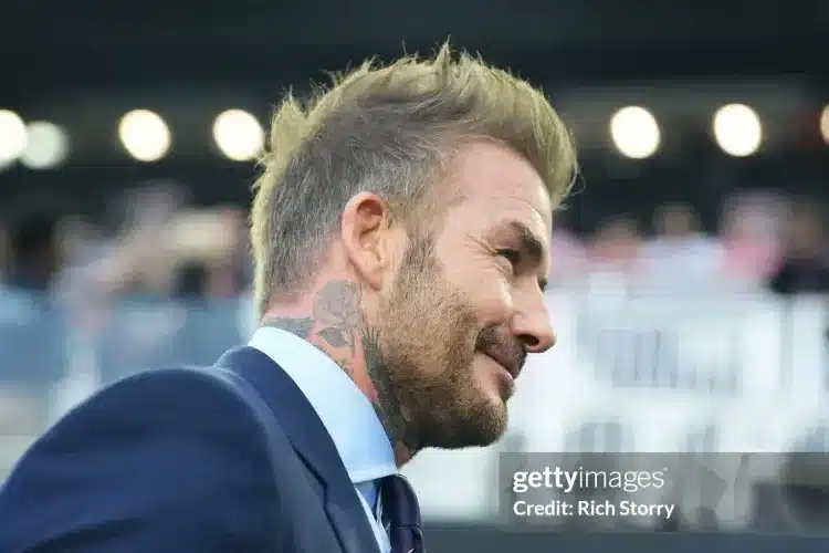 Nữ trợ lý lại tố Beckham tán tỉnh và rủ vào khách sạn