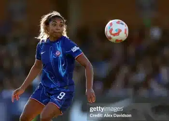 Chelsea làm ăn mập mờ, bị Premier League 'sờ gáy'