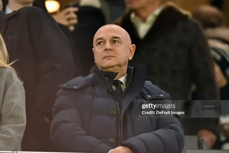 Tottenham gặp khó về tài chính