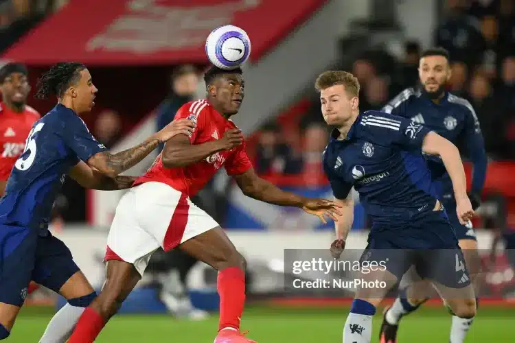 Vòng lặp xấu hổ của MU