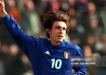 Regista là 'đạo diễn' của bóng đá hiện đại