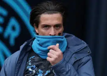 Grealish bị CĐV MU tát