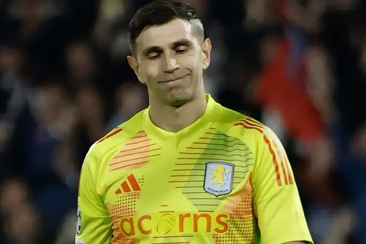 Aston Villa nhận trái đắng trước PSG