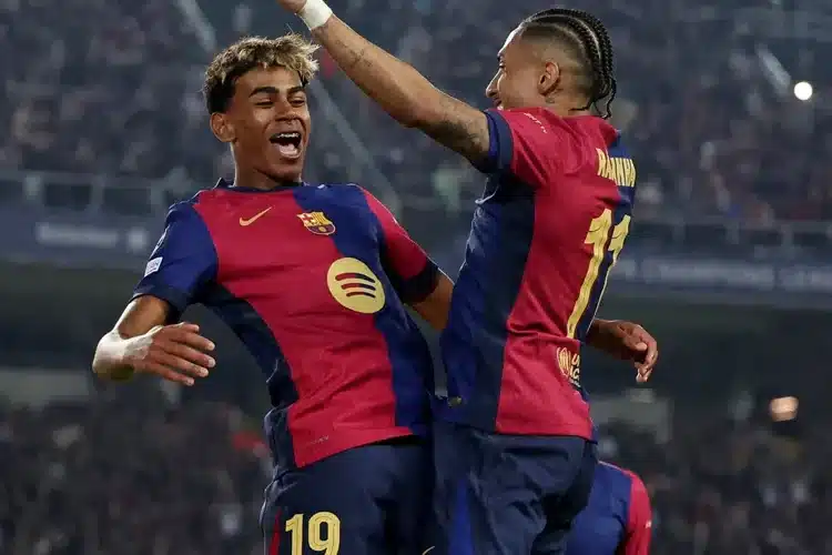 Barcelona thăng hoa tại Champions League