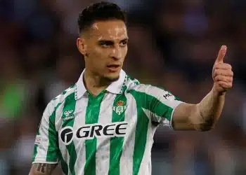 Real Betis thắp lửa cho cuộc đua vô địch La Liga