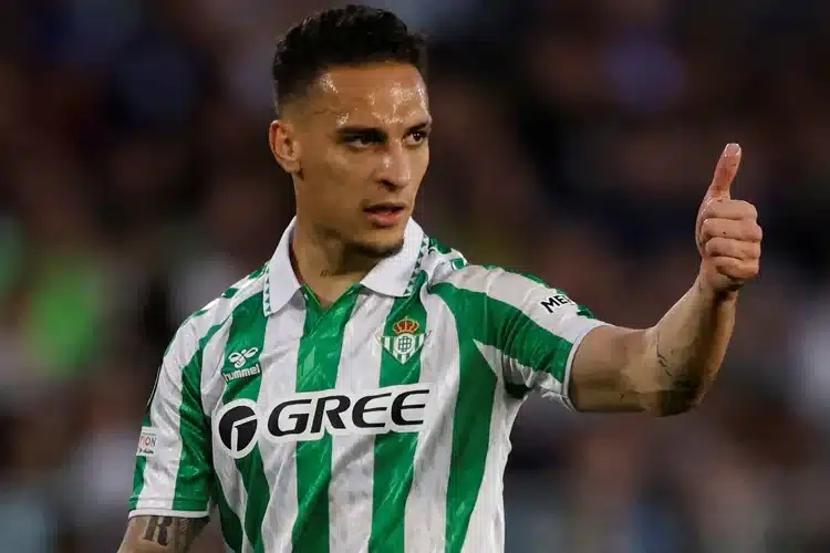 Real Betis thắp lửa cho cuộc đua vô địch La Liga