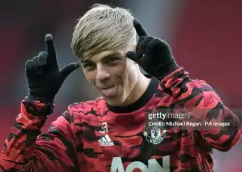 Cựu sao MU tố bị bạn bè ‘đâm sau lưng’