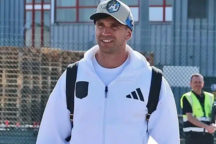 Emiliano Martinez nhận kết đắng