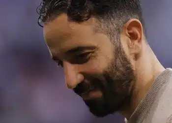 HLV Amorim lên tiếng sau sai lầm của Onana