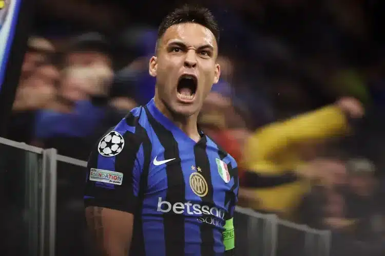 Inter hiên ngang vào bán kết Champions League