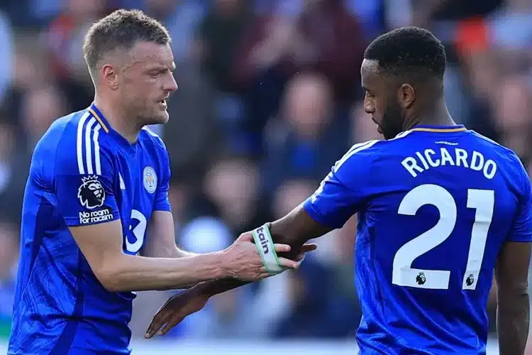 Leicester chia tay Premier League