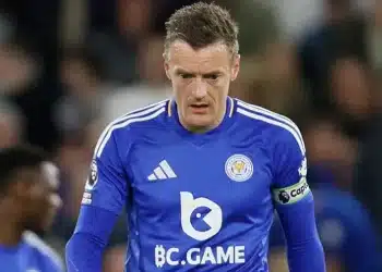 Leicester tiến sát cánh cửa xuống hạng
