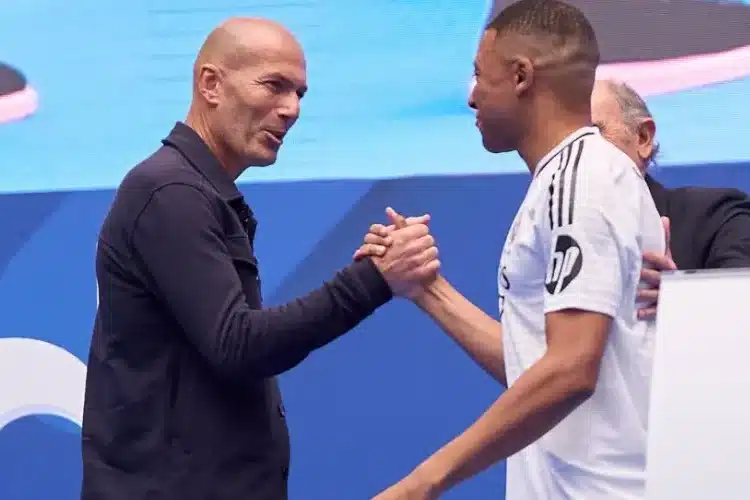 Real sẵn sàng thay Ancelotti bằng Zidane