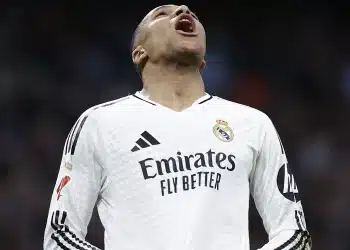 Real Madrid thua sốc Valencia tại Bernabeu