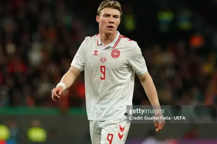 ‘MU làm Hojlund thui chột’