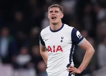 Tottenham gây thất vọng trước Frankfurt