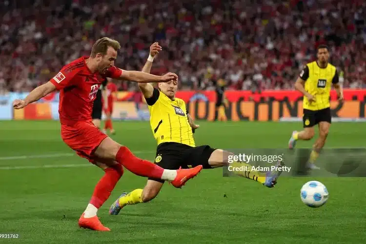 Bị Dortmund chia điểm, Bayern lỡ cơ hội bứt phá