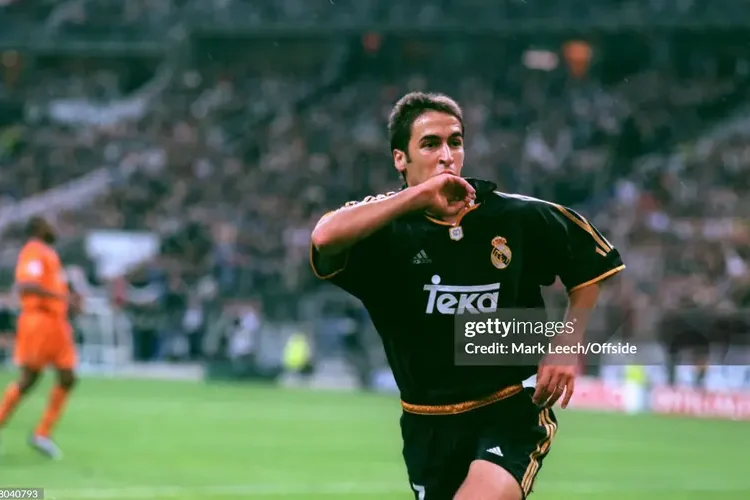 Chúa nhẫn Raul Gonzalez: Tiền đạo đáng xem nhất trước Thế hệ vàng Tây Ban Nha