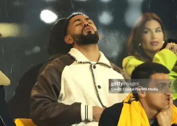 Cunha đính chính không có chuyện muốn rời Wolves