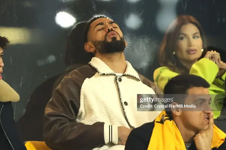 Cunha đính chính không có chuyện muốn rời Wolves