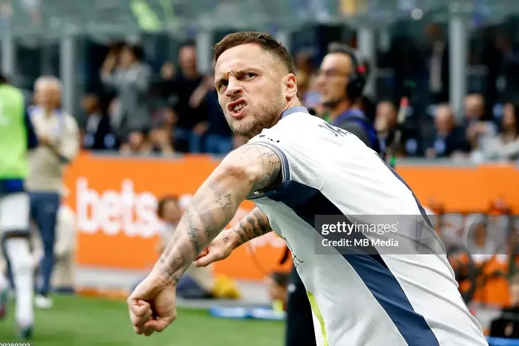 Dự bị tỏa sáng, Inter củng cố ngôi đầu bảng