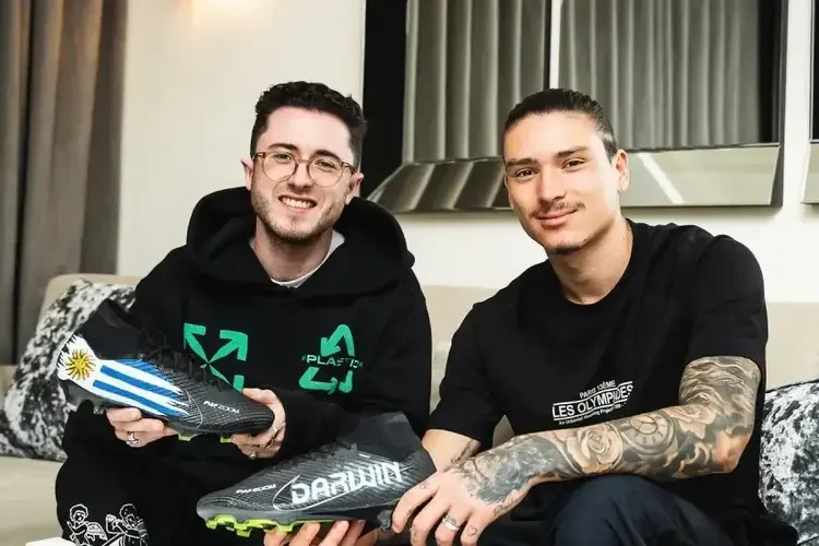 Gặp mặt người thợ làm giày giúp Nunez và Rashford giải hạn