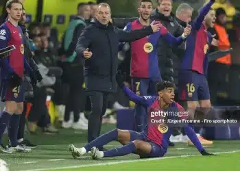 HLV Hansi Flick giải thích sự khó chịu của Yamal khi bị thay ra