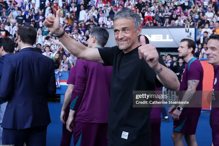 HLV Luis Enrique: ‘Trong bóng đá, không có khái niệm đội cửa trên’