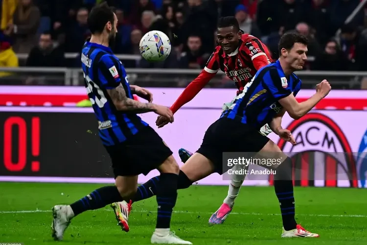 Inter tiếp tục không thắng AC Milan trong lần đối đầu thứ 4 mùa này