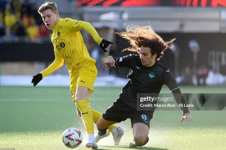 Lazio thua sốc trong mưa tuyết tại Na Uy