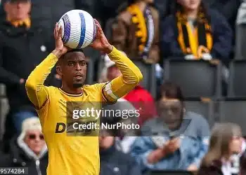 Luật ném biên phức tạp hơn chúng ta tưởng