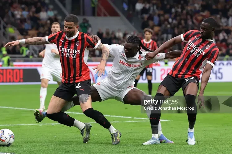 Milan và Fiorentina níu chân nhau trong cuộc đua vào top 4