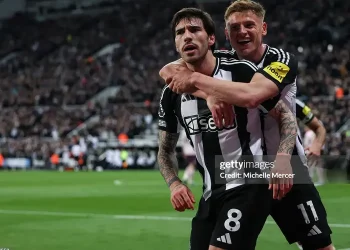 Newcastle vươn lên thứ 5, nuôi hy vọng dự Champions League
