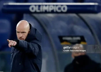 Ten Hag tiếp xúc với Ranieri để tiếp nhận công việc tại Roma