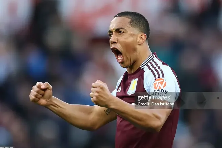 Thắng Nottingham, Aston Villa chưa từ bỏ hy vọng vào top 5