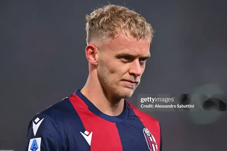 Tiền đạo hàng đầu Đan Mạch bị đồn zombie cắn đúng sinh nhật