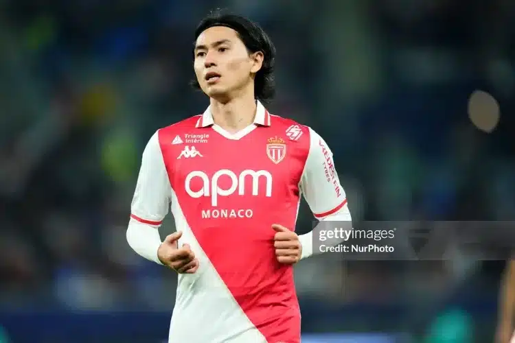 Tiền đạo Nhật Bản ghi dấu ấn lịch sử ở Pháp