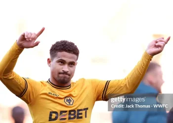 Wolves gia hạn với tiền vệ trụ cột