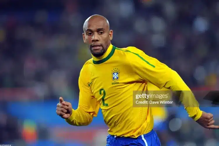 Maicon, cơn lốc đường biên