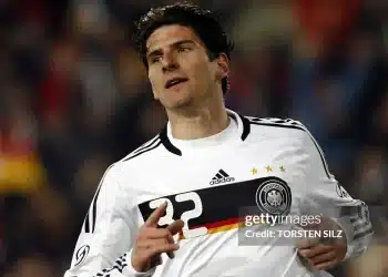 Mario Gomez bền bỉ hơn ánh hào quang