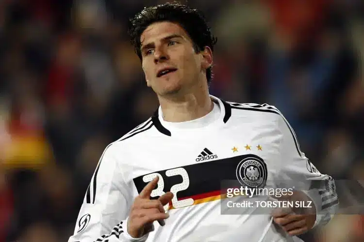Mario Gomez bền bỉ hơn ánh hào quang
