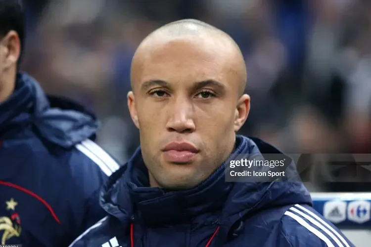 Mikael Silvestre – Người đa năng thầm lặng