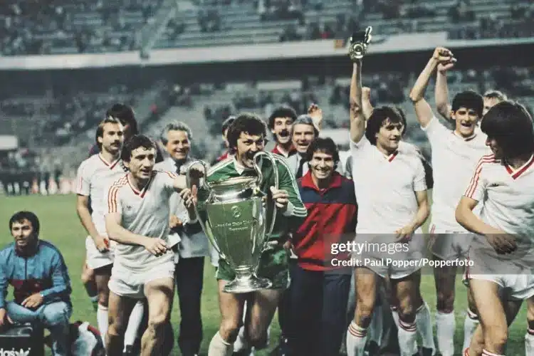 Đêm Duckadam hóa bất tử, cản 4 quả 11m của Barcelona