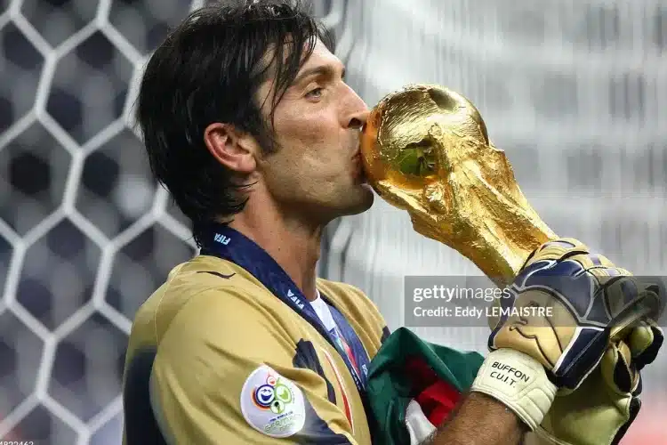 Buffon, kỳ quan vĩ đại của bóng đá Italy