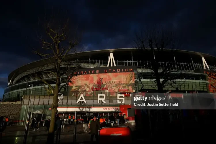 Emirates Stadium: Từ giấc mơ chật vật đến biểu tượng kiêu hãnh của Arsenal
