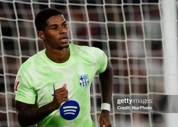 Bóng đá: Văn hóa hay kinh doanh?